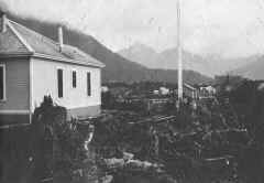 sitka-098.01.jpg (3325058 bytes)